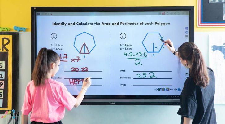 Interactive Digital Display Student Collaboration